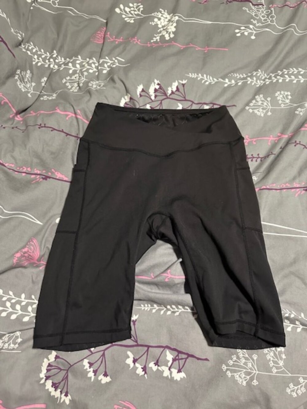 arro shorts size small